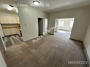 Building Photo - 10 9th Ave NE