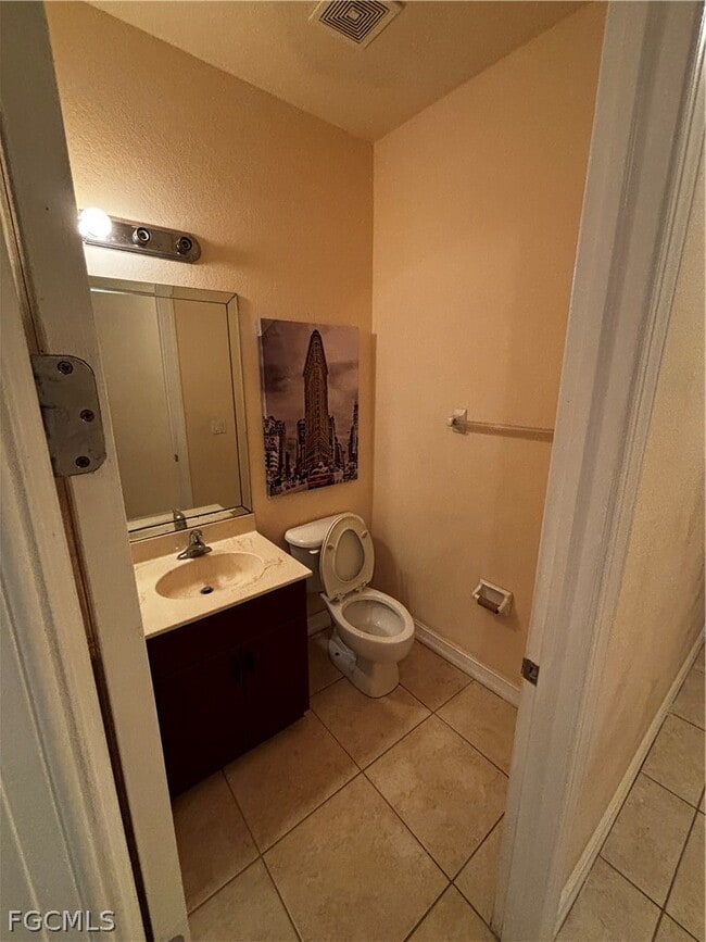 Building Photo - 903 Unice Ave N