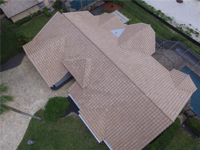 Building Photo - 2748 Oak Tree Ln
