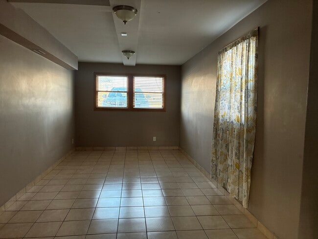 Building Photo - 360 Garden Ct