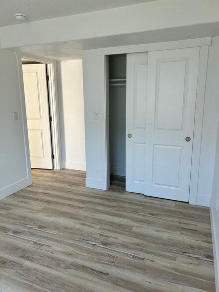 Habitación - 1313 W Caine Dr