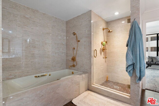 Building Photo - 10550 Wilshire Blvd