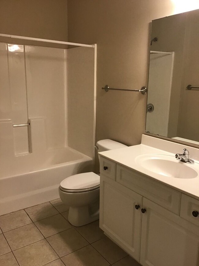 Building Photo - Spacious 2 Bedroom Condo in World Tour
