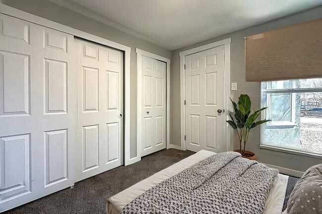 Building Photo - Modern Pet-Friendly Home with Fenced Yard in Central Pueblo!