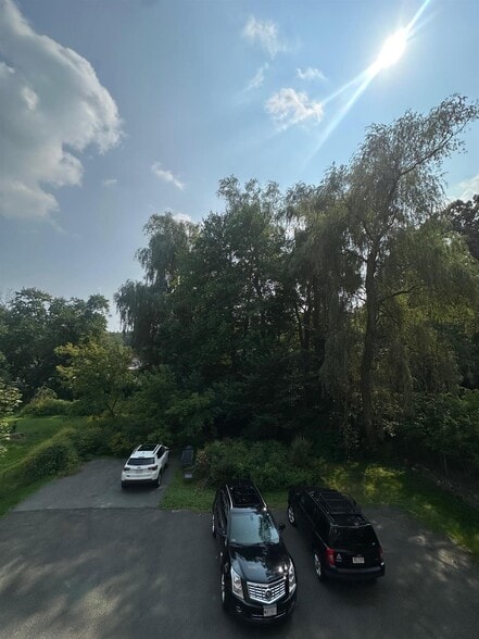 Building Photo - 184 Broadway St