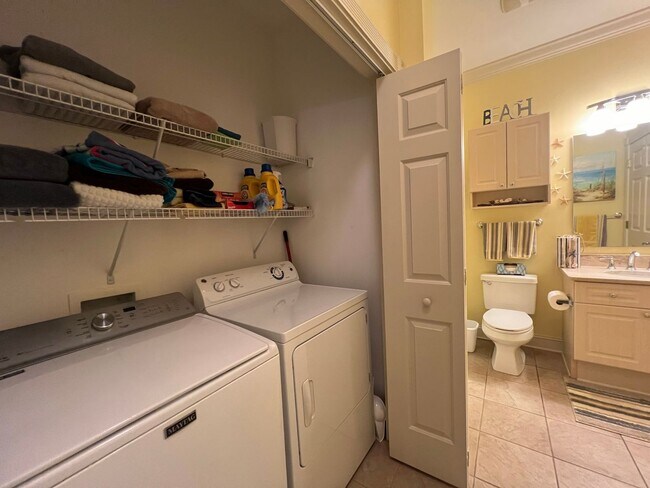 Building Photo - Myrtle Beach - 2 Bedroom / 2 Bath Furnished Condo