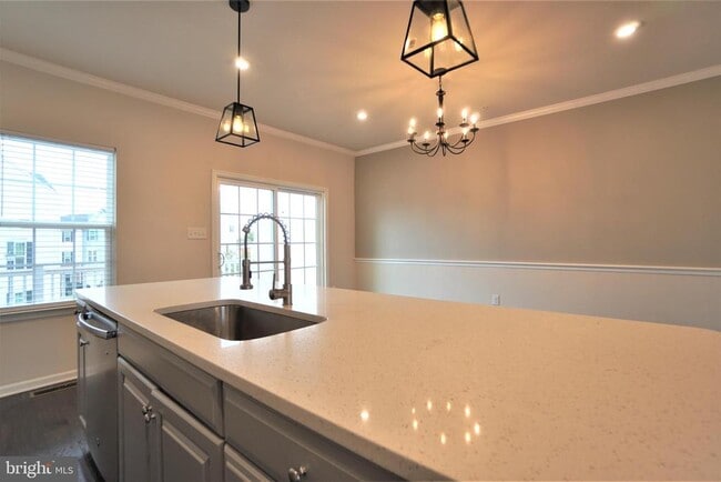 Building Photo - 125 Dragon Dr