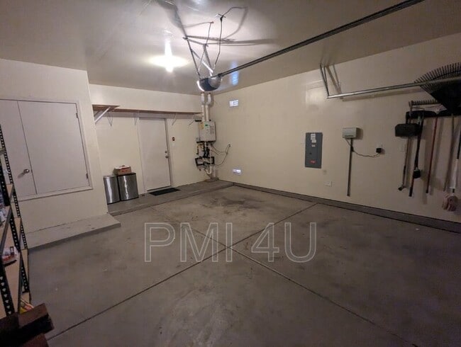 Building Photo - 2035 Ferndale Rd SE