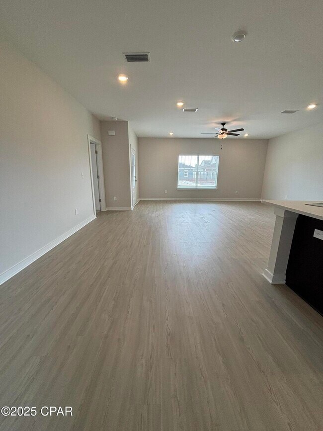 Building Photo - 1080 Blazing Star St