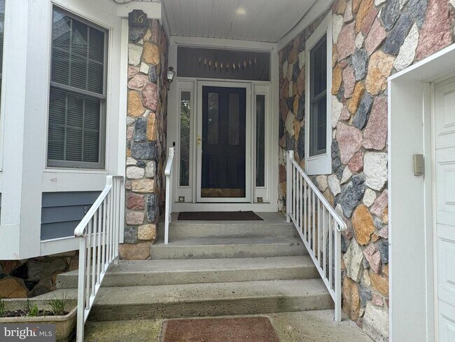 Building Photo - 36 Lavender Dr