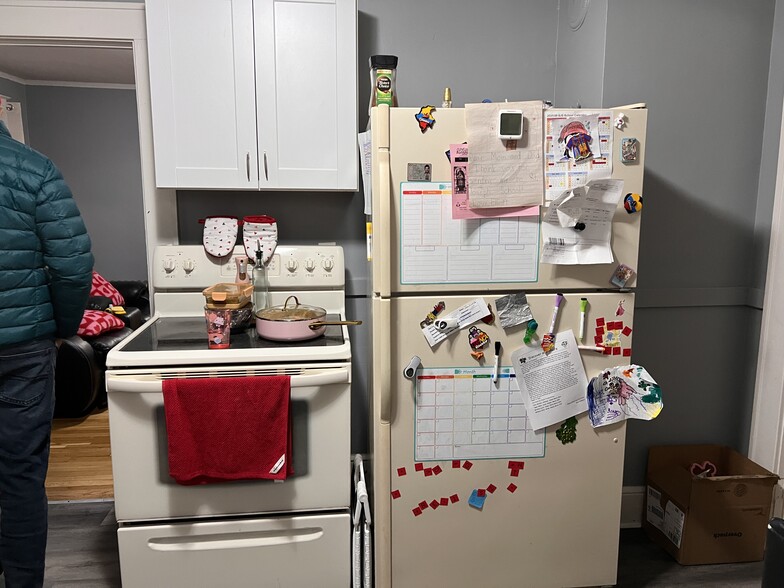 Building Photo - 118 Divinity St