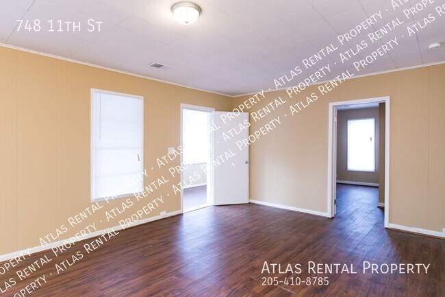 Building Photo - 748 11th St