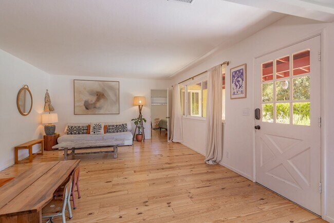 Building Photo - Upper Ojai Country Charmer w/Granny Flat