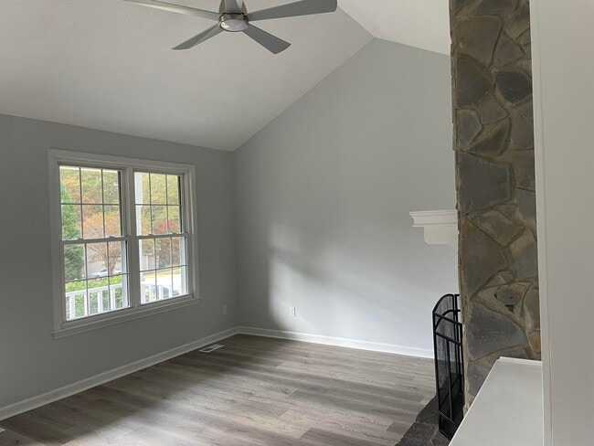Building Photo - 438 Greenwich Dr