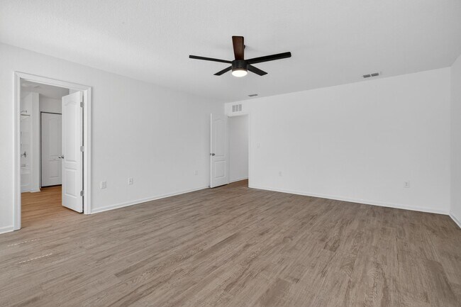 Building Photo - Welcome to your next home  in beautiful Green Cove Springs!