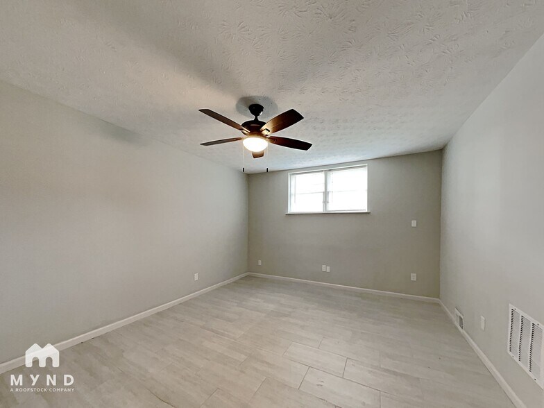 Building Photo - 7614 Connell Dr