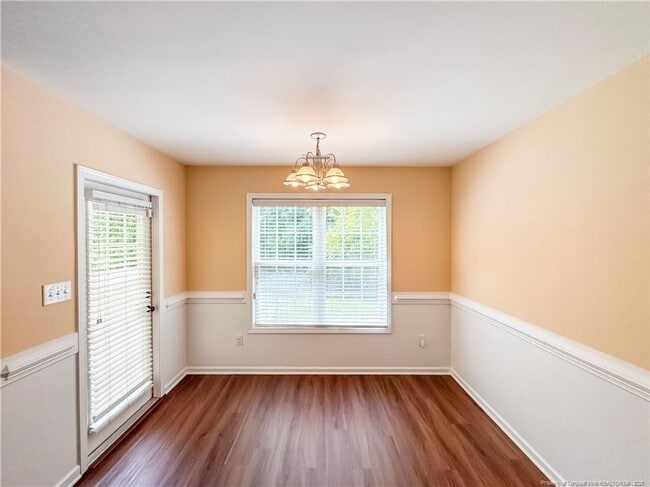 Building Photo - 865 Fairfield Cir