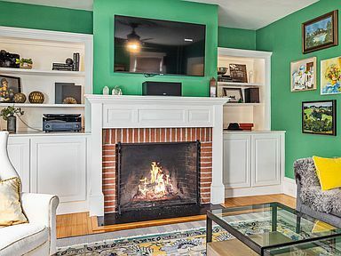 Building Photo - 114 Cabot St