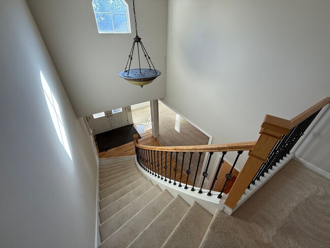 Building Photo - Updated Beautiful Mill Creek Home!