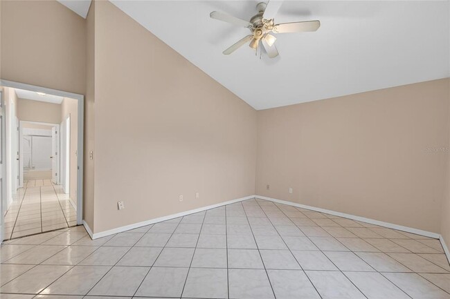 Building Photo - 4517 Oak River Cir