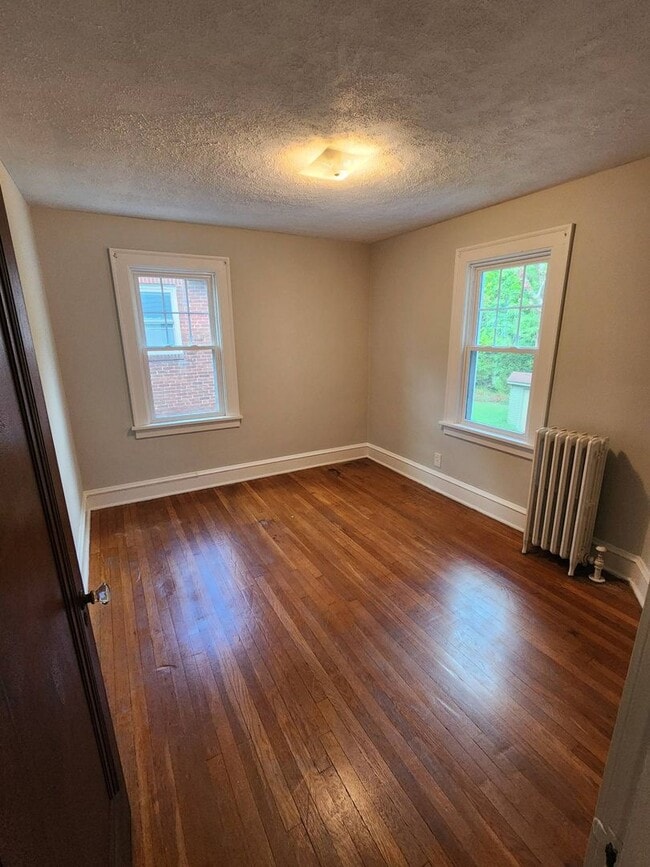 Building Photo - A Place You’ll Love to Call Home – Gorgeous 4-Bedroom Property!