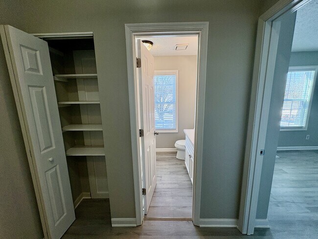 Building Photo - 1410 Ashbourne Dr