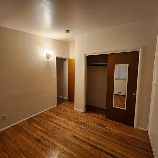 Building Photo - One Level Westside Ranch 4 bd, Single Garage