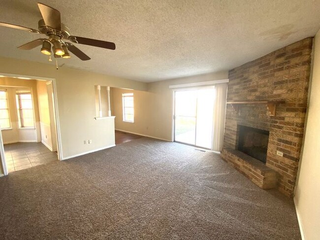 Building Photo - 3 bed 2 bath in Moore in Greenbriar Eastla...