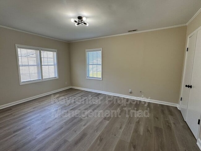 Building Photo - 1560 Old Thomasville Rd