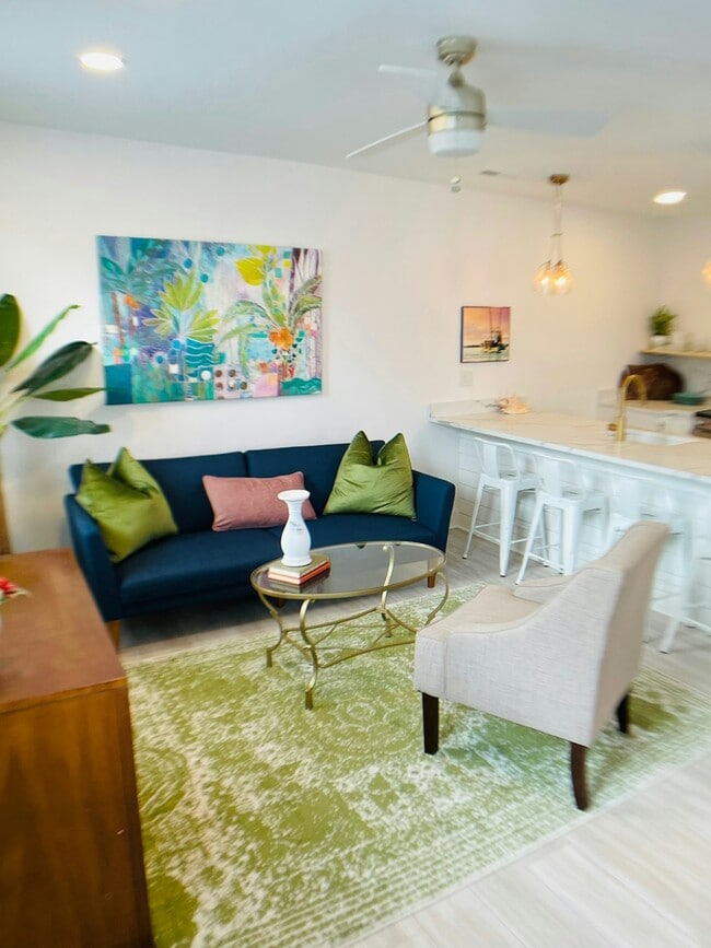 Building Photo - 20 Rose Ln