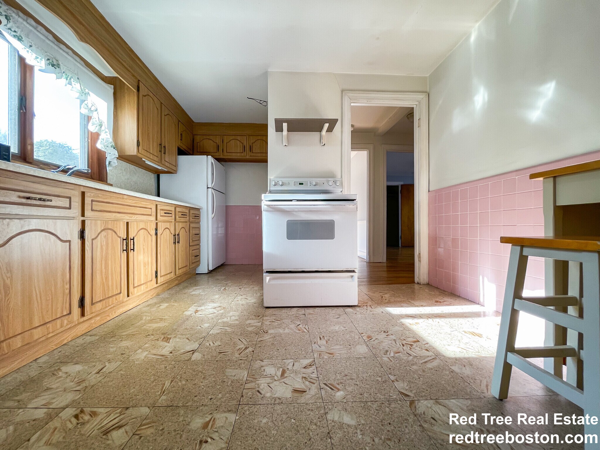 Building Photo - 14 Caltha Rd