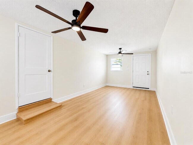 Building Photo - 4409 W Trilby Ave