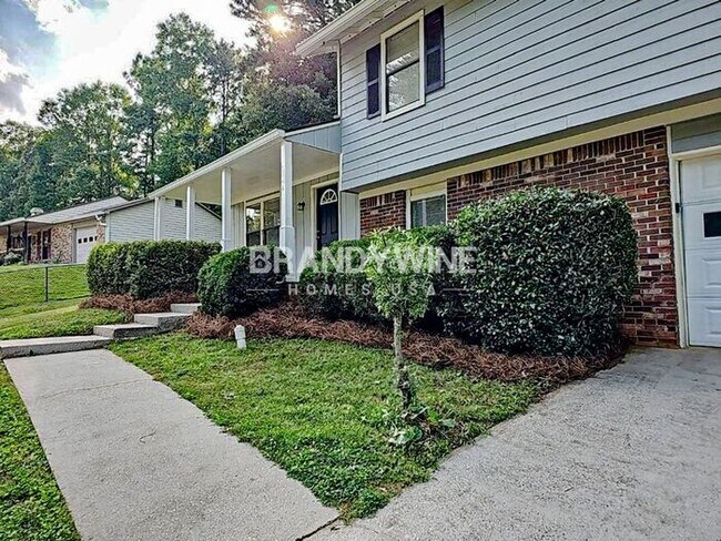 Building Photo - MOVE IN BY JULY 28TH AND HALF  OFF AUG RENT