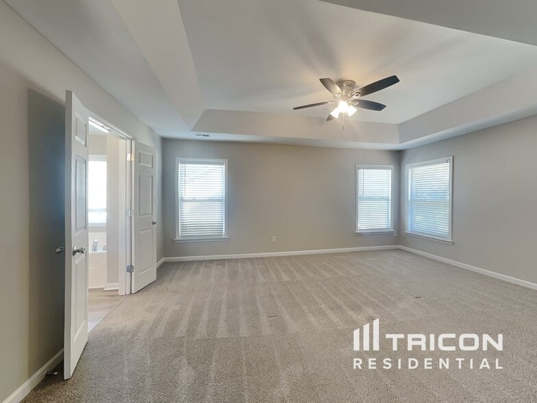 Building Photo - 8953 Crestview Cir