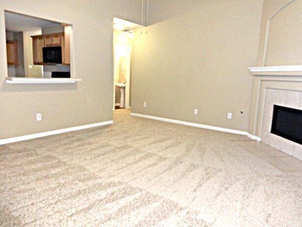 Building Photo - 423 Brushy Glen Dr