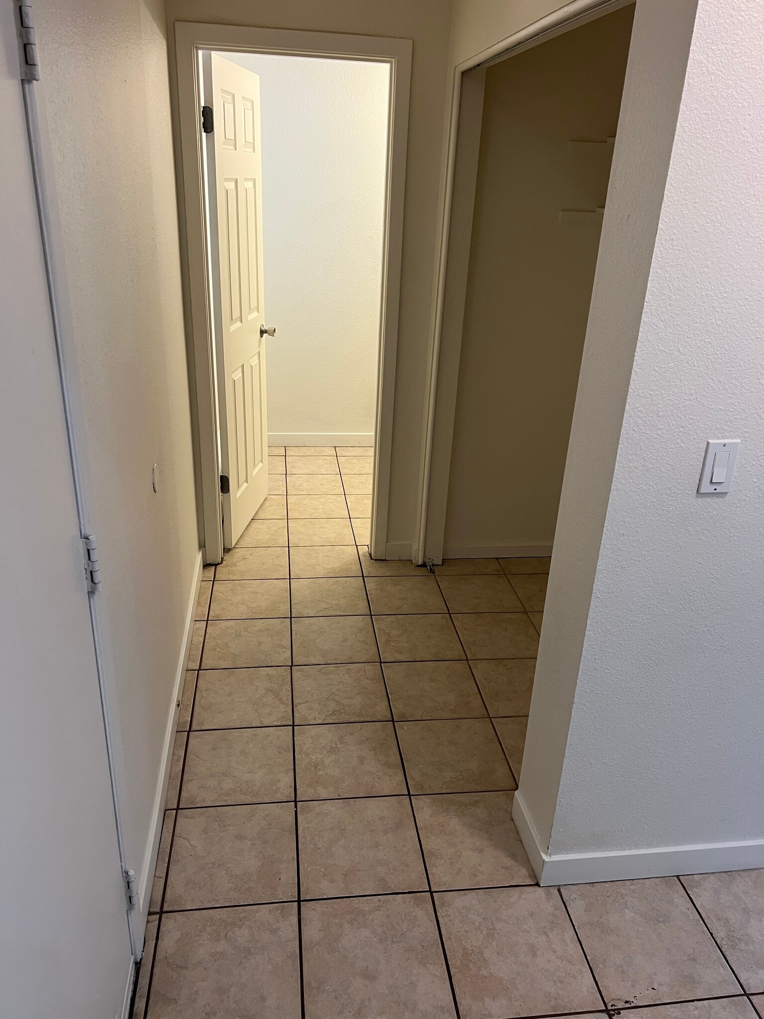 Building Photo - 1108 S Pond St