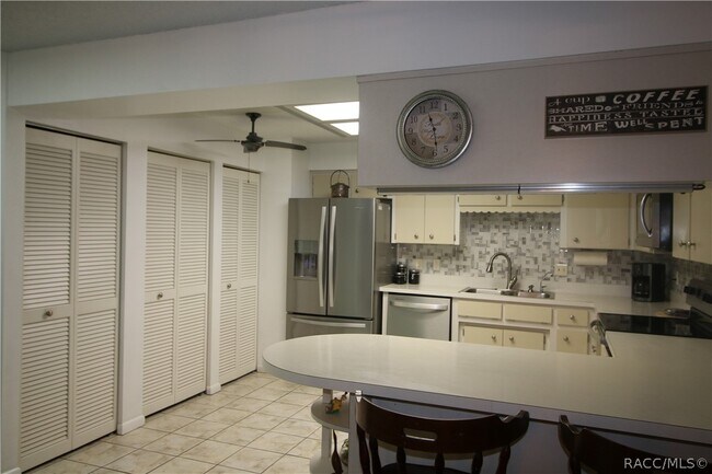 Building Photo - 3316 S Liverpool Point