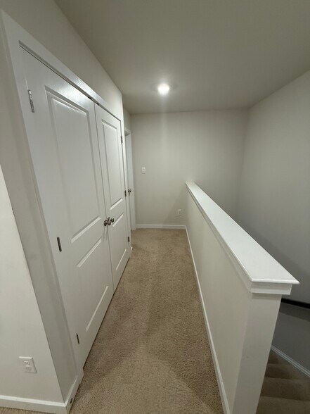 Building Photo - 7504 Day Break Dr