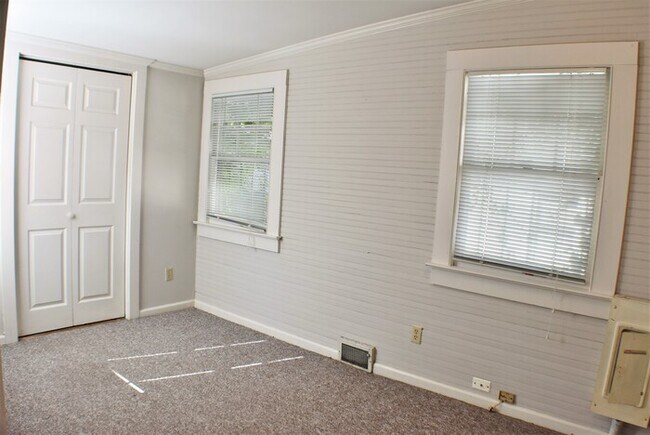 Building Photo - 2522 Blossom St
