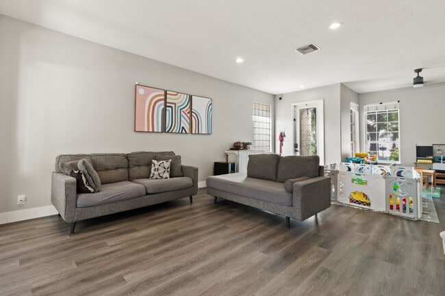 Building Photo - 4166 Wellington Shores Dr