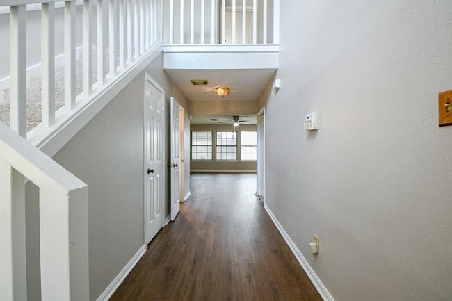 Building Photo - 3423 Berry Grove Dr