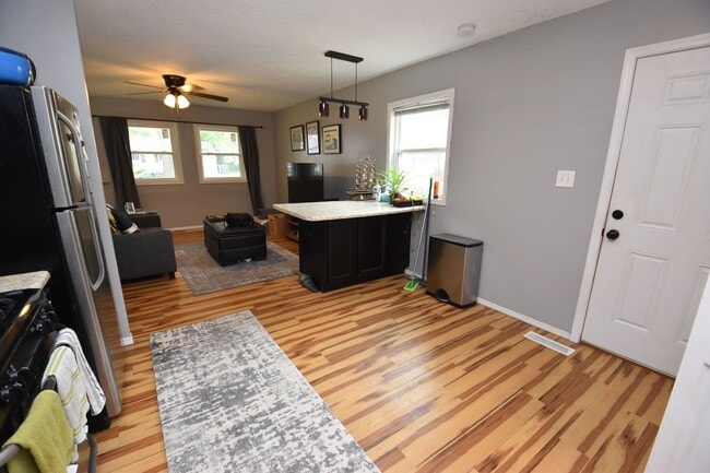 Building Photo - Updated ranch style home in McKinley Terrance