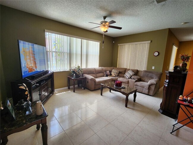 Building Photo - 2503 Buttercup Ct