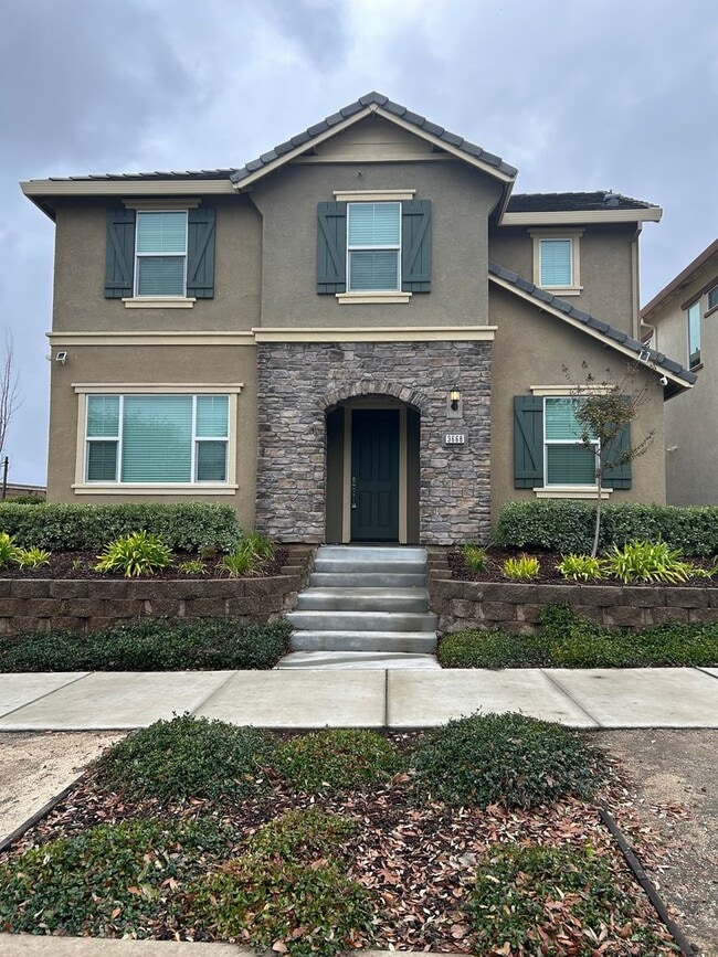 Building Photo - Stone Creek Home