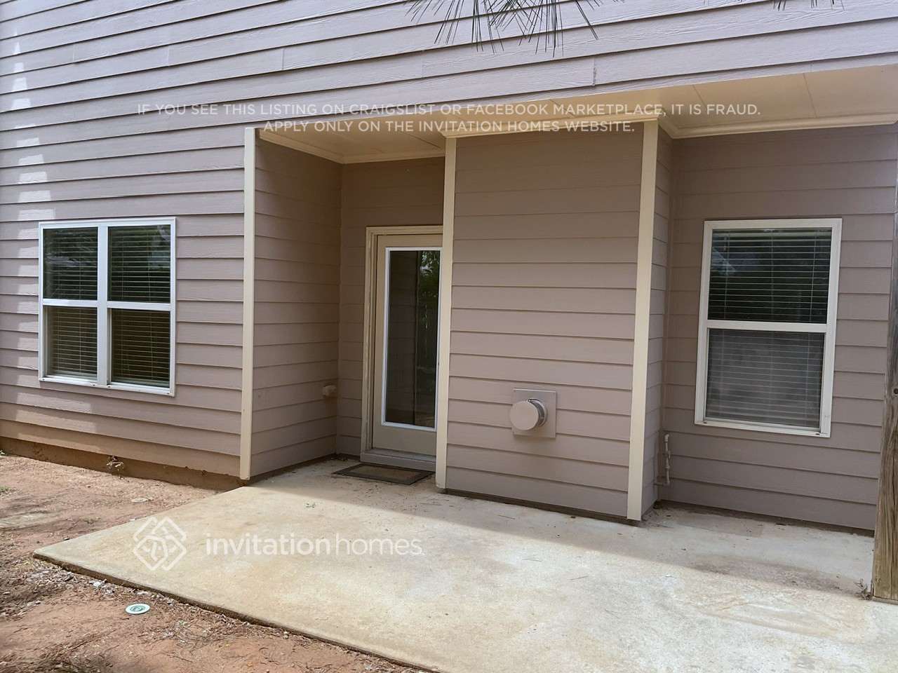 Building Photo - 3911 Lake Manor Way