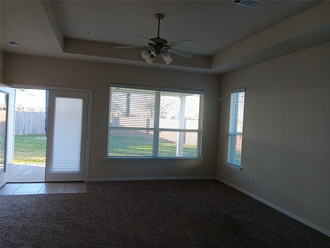 Building Photo - 24722 Lake Basin Ct