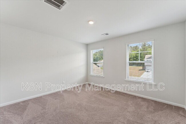 Building Photo - 238 Sage Fld Dr