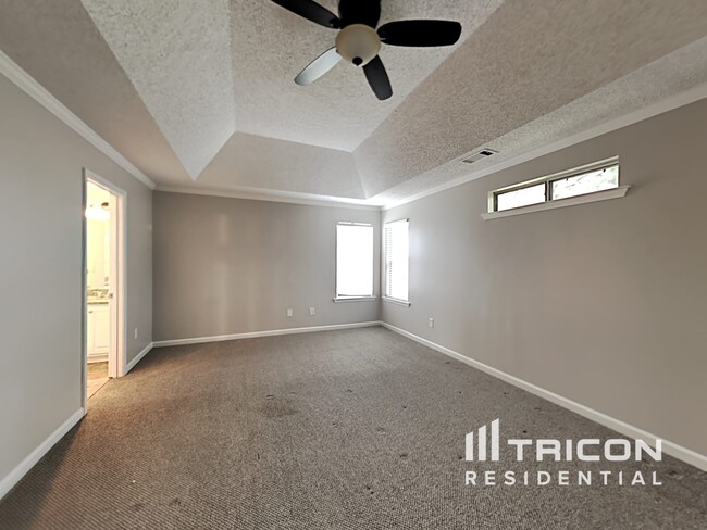 Building Photo - 404 Gresham Dr