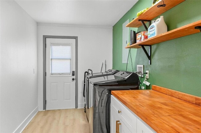 Building Photo - 2350 Sherbrooke Rd