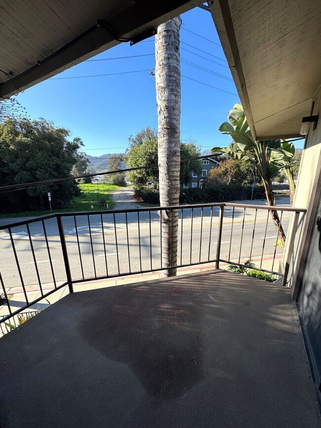 Building Photo - West Ventura Apartment